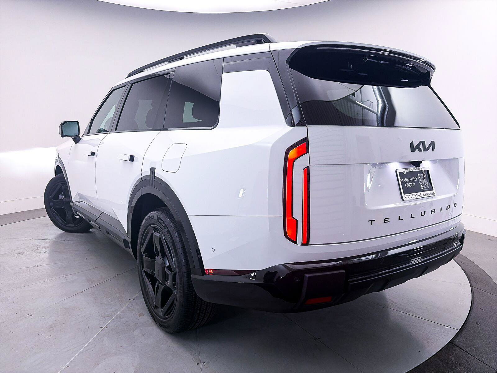 Used 2027 Kia Telluride SX Prestige X-Line AWD/4WD image 2