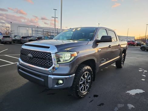 Used 2018 Toyota Tundra SR5 w/ TRD Off Road Package image 6