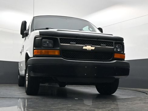 Used 2016 Chevrolet Express 2500 RWD image 51