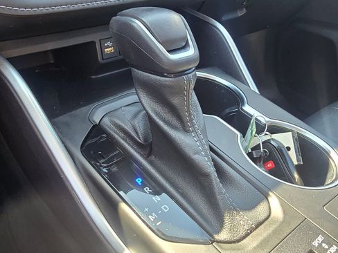 Used 2023 Toyota Highlander XLE image 26