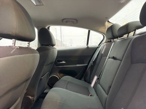 Used 2011 Chevrolet Cruze LT image 11