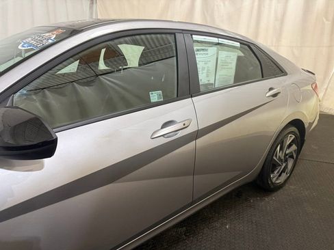 Certified 2025 Hyundai Elantra Sport w/ Cargo Package image 10