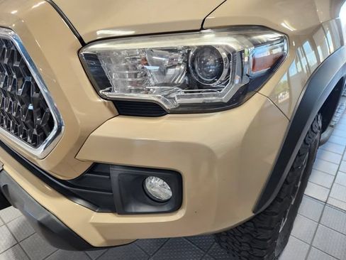 Used 2019 Toyota Tacoma TRD Off-Road AWD/4WD image 7