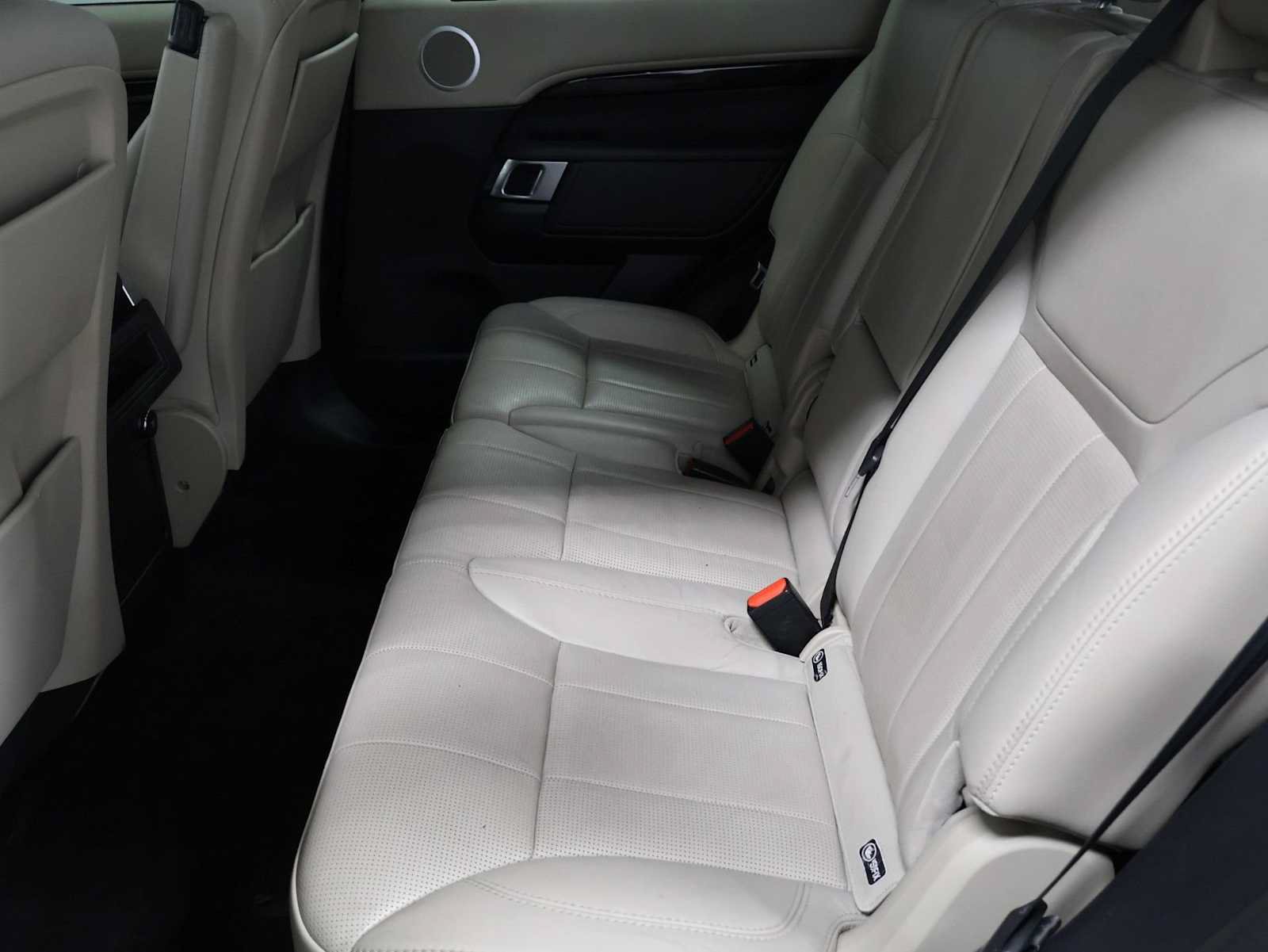 Used 2020 Land Rover Discovery SE AWD/4WD image 32