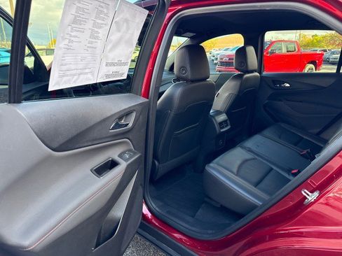 Used 2022 Chevrolet Equinox RS w/ RS Leather Package image 27