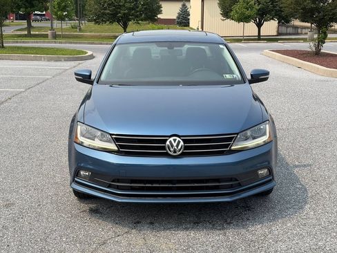 Used 2017 Volkswagen Jetta SEL FWD image 3