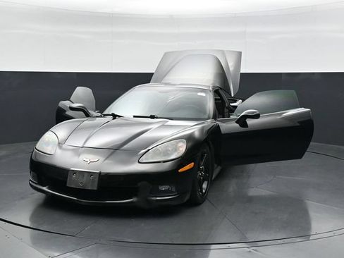 Used 2006 Chevrolet Corvette Coupe RWD image 43
