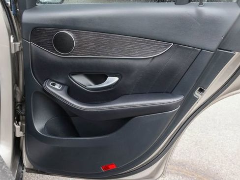 Used 2022 Mercedes-Benz GLC 300 4MATIC image 18