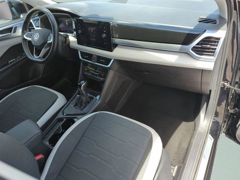 Used 2025 Volkswagen Taos SE FWD image 18