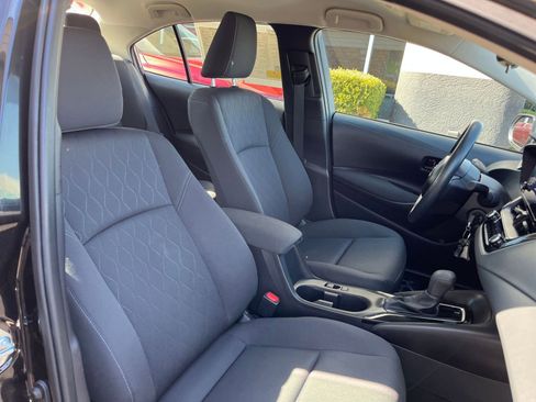 Used 2025 Toyota Corolla LE image 34