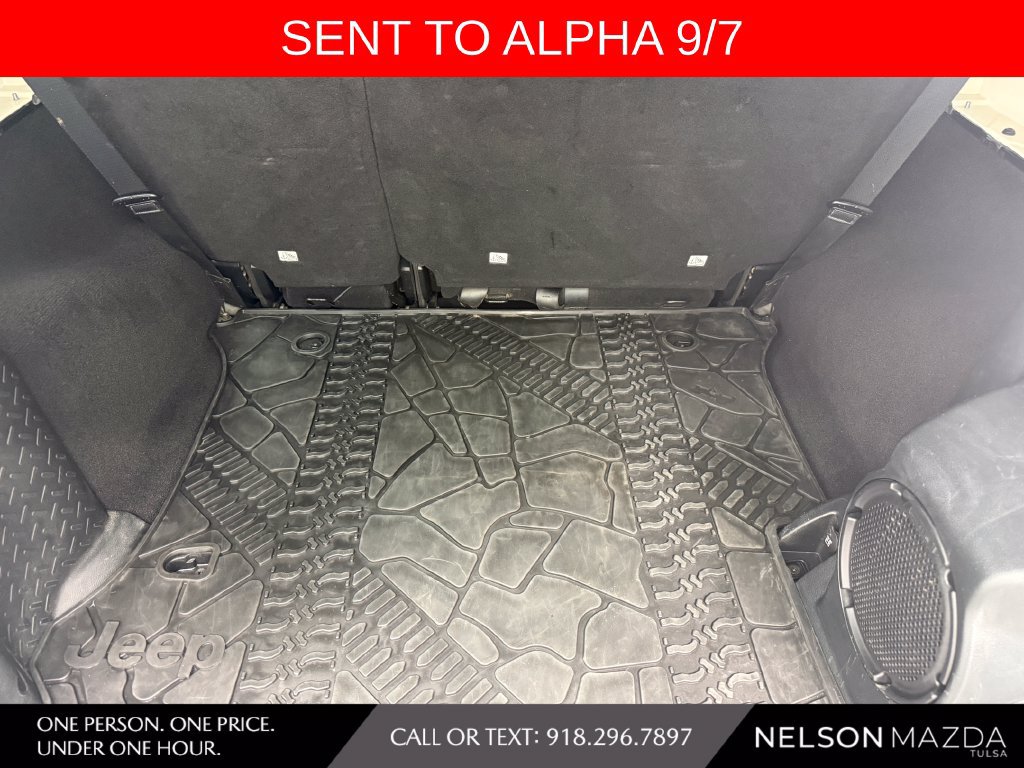 Used 2014 Jeep Wrangler Unlimited Rubicon w/ Connectivity Group AWD/4WD image 33