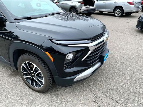 Used 2025 Chevrolet TrailBlazer LT w/ LT Cold Weather Package image 5