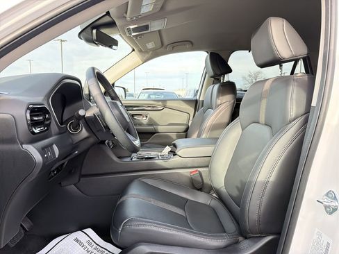 Used 2025 Honda Pilot EX-L image 11