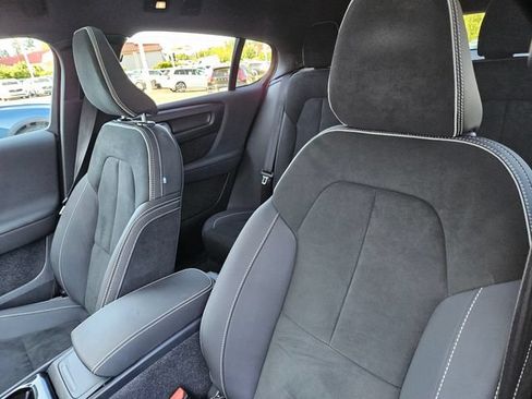 Certified 2023 Volvo C40 P8 Recharge Plus w/ Climate Package AWD/4WD image 18
