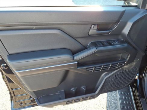 New 2026 Toyota 4Runner SR5 AWD/4WD image 9