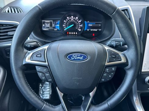 Used 2023 Ford Edge Titanium AWD/4WD image 23