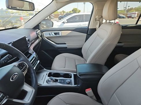 Used 2022 Ford Explorer Limited w/ Equipment Group 301A AWD/4WD image 5