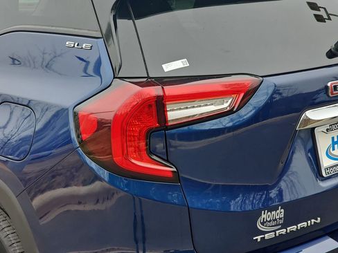 Used 2022 GMC Terrain SLE w/ Driver Convenience Package image 38