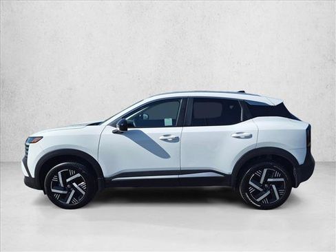 Used 2026 Nissan Kicks SV FWD image 9