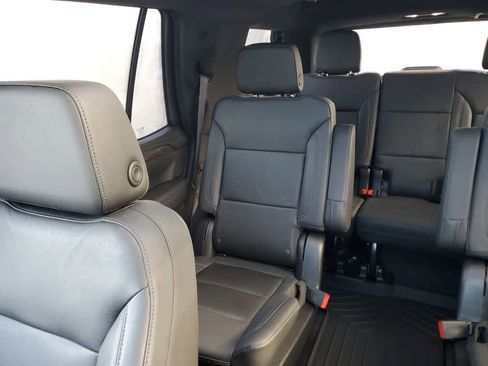 Used 2022 Chevrolet Tahoe LT w/ Luxury Package image 14