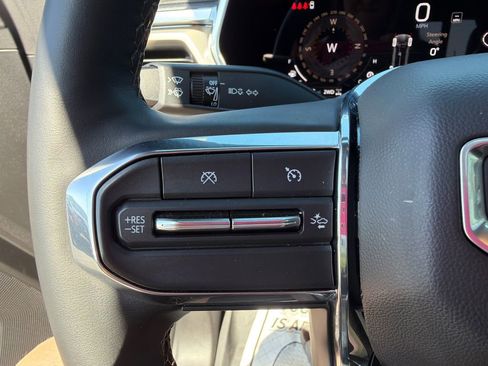 Used 2024 GMC Canyon Denali AWD/4WD image 30