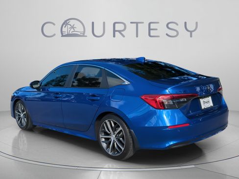 Used 2023 Honda Civic Touring image 5