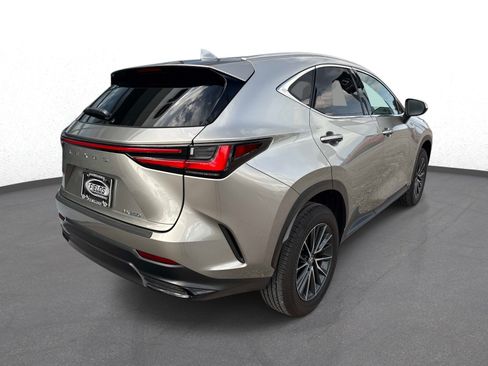 Used 2024 Lexus NX 250 FWD w/ Towing Package (2000 Lbs) image 3