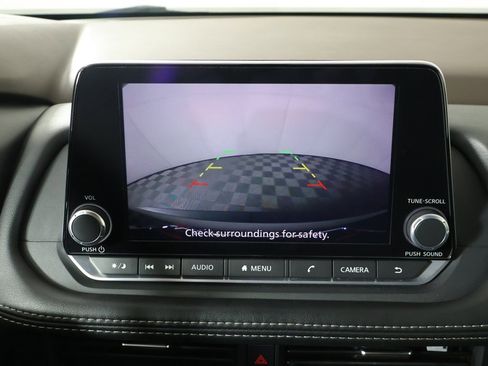 Used 2023 Nissan Rogue S image 39