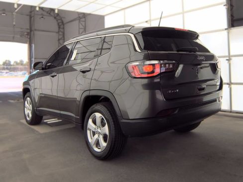 Used 2019 Jeep Compass Latitude w/ Cold Weather Group AWD/4WD image 3