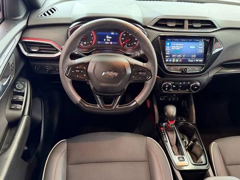 Used 2023 Chevrolet TrailBlazer RS w/ Technology Package AWD/4WD image 8