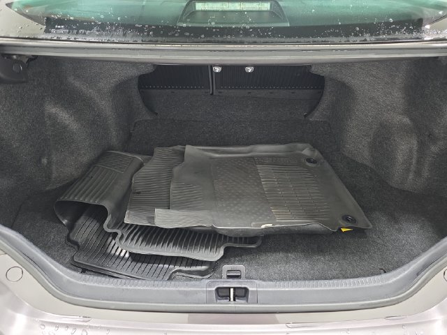 Used 2017 Toyota Camry SE FWD image 32