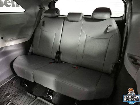 Certified 2024 Toyota Sienna XLE FWD image 27
