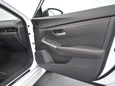 New 2025 Nissan Sentra SR image 24