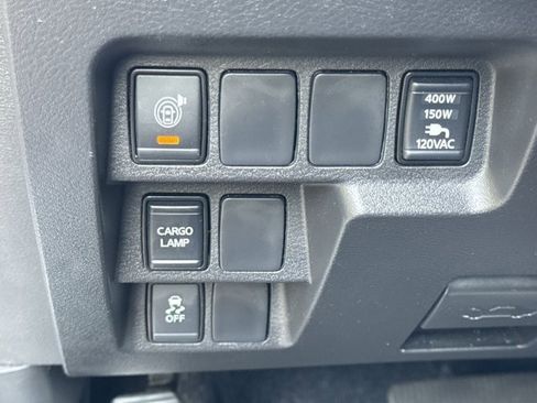 Used 2024 Nissan Frontier SL w/ Technology Package image 16