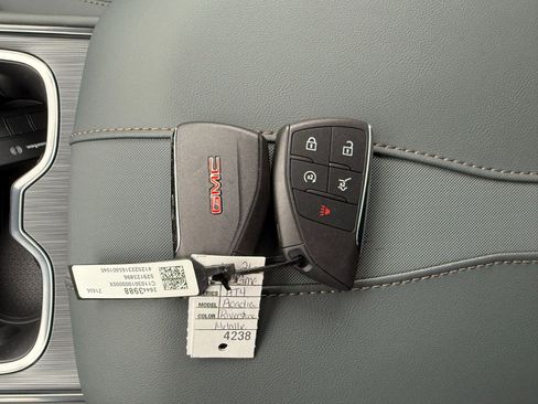 New 2026 GMC Acadia AT4 image 39