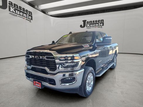 Used 2026 RAM 2500 Big Horn AWD/4WD image 5