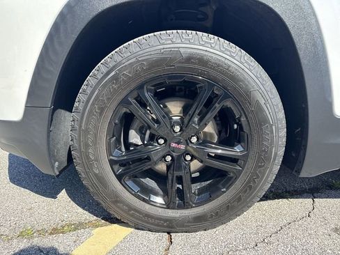 Used 2023 GMC Terrain AT4 w/ LPO, Floor Liner Package AWD/4WD image 33