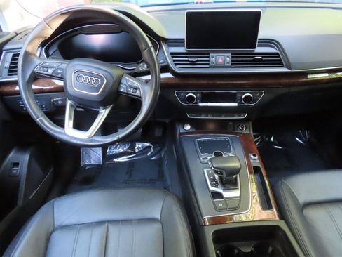 Used 2020 Audi Q5 2.0T Premium Plus w/ Premium Plus Package AWD/4WD image 13