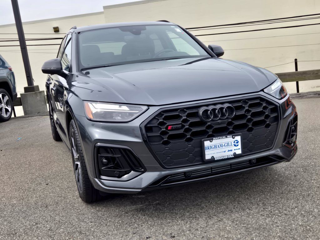 Used 2025 Audi SQ5 Premium Plus AWD/4WD image 3