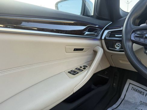 Used 2020 BMW 530i w/ Convenience Package RWD image 32