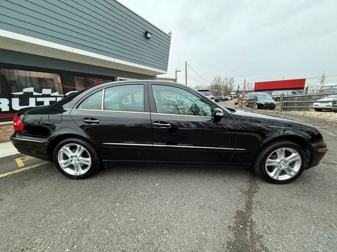 Used 2006 Mercedes-Benz E 350 4MATIC Sedan image 6