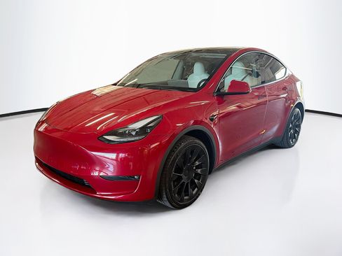 Used 2023 Tesla Model Y Long Range AWD/4WD image 3