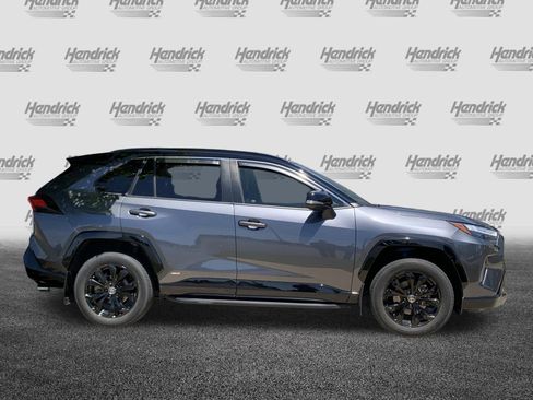 Used 2022 Toyota RAV4 XSE AWD/4WD image 11