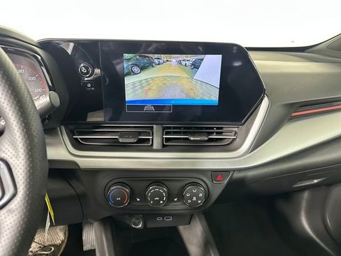 Used 2025 Chevrolet Trax RS w/ Driver Confidence Package image 22