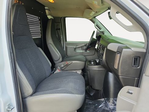 Used 2025 GMC Savana 2500 w/ Driver Convenience Package RWD image 15