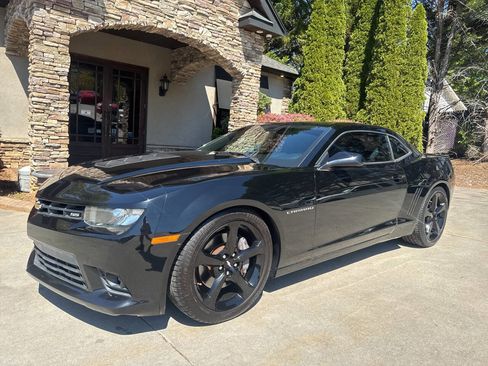Used 2014 Chevrolet Camaro SS image 2
