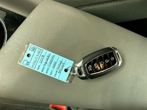 Used 2023 Hyundai Elantra SEL w/ Convenience Package image 12