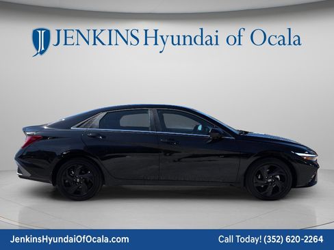 New 2026 Hyundai Elantra SEL Sport Premium FWD image 2
