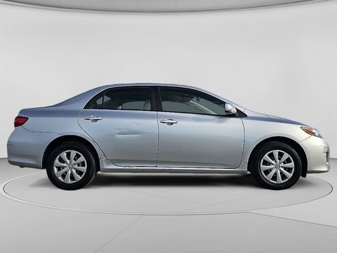 Used 2011 Toyota Corolla LE FWD image 10