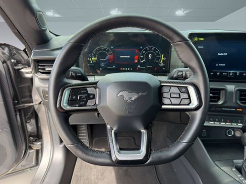 Used 2025 Ford Mustang Coupe RWD image 11